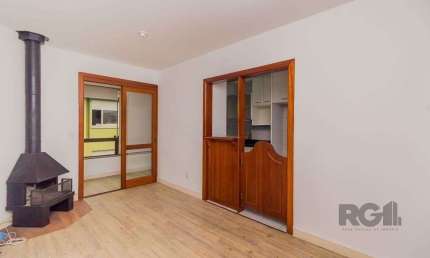 Apartamento 62m² - 2 dormitórios sendo 1 suíte e 1 vaga no bairro Tristeza