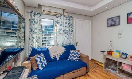 Casa em condomínio com 79m² - 2 dormitórios, 1 suíte, 1 vaga no bairro Morro Santana