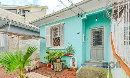 Casa com 3 quartos à venda na Rua Professor Clemente Pinto, 1326, Medianeira, Porto Alegre