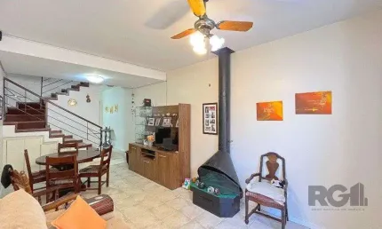 Casa em condomínio fechado com 3 quartos à venda na Avenida Arnaldo Bohrer, 238, Teresópolis, Porto Alegre
