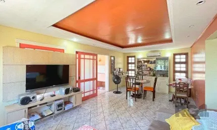 Casa com 3 quartos à venda na Rua Fernando Osório, 197, Teresópolis, Porto Alegre