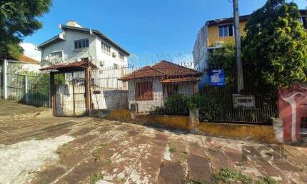 Casa com 3 quartos à venda na Rua Oscar Schneider, 611, Medianeira, Porto Alegre