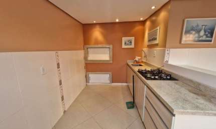Ampla cobertura com 123m², 2 dormitórios, 1 vaga coberta por convenção.
