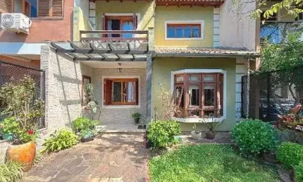 Casa em porto alegre, no bairro hípica, com 3 dormitório(s), e 2 banheiros, à venda.