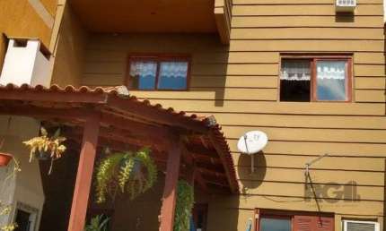 Casa com 4 quartos à venda na Rua Professor Antônio José Remião, 398, Espírito Santo, Porto Alegre