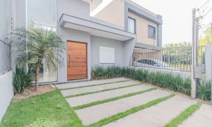 Aluguel de Casa Nova com Suíte, Churrasqueira e Garagem