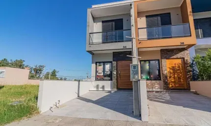Casa 2 dormitórios no bairro Hipica em Porto Alegre para Alugar