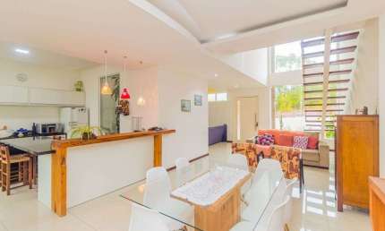 Casa em Condomínio 3 dorms à venda Avenida Juca Batista, Hípica - Porto Alegre