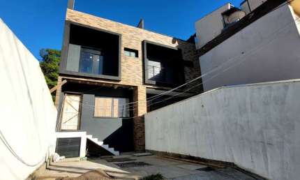 Casa com 3 quartos à venda na Rua Matias José Bins, 1301, Chácara das Pedras, Porto Alegre