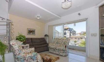 Casa 4 dormitórios no bairro Jardim Itu Sabará em Porto Alegre para Alugar