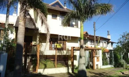 Casa com 3 quartos à venda na Rua Comendador José Júlio de Mello, 273, Teresópolis, Porto Alegre