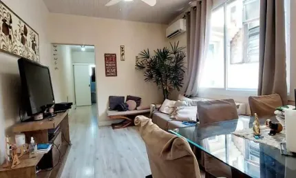 Apartamento de 2 dormitórios à venda no Menino Deus