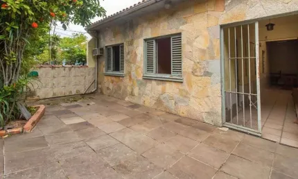 Casa com 3 dormitórios, 1 vaga e 74m² no bairro cristo redentor