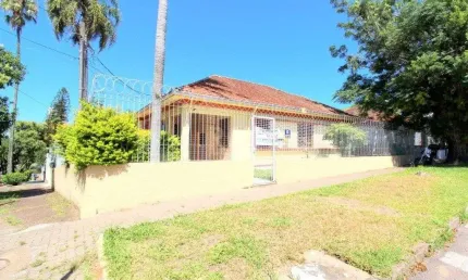 Casa com 4 quartos para alugar na Rua Sepé Tiaraju, 1565, Medianeira, Porto Alegre