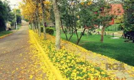 Terreno com 332m² no condomínio cantegrill fase i i