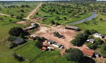 Fazenda à venda no Centro, Unaí 