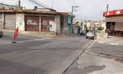Ponto comercial à venda no Jardim Luiz Mauro, Ferraz de Vasconcelos 