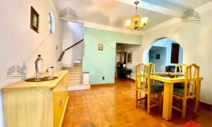Sobrado de 400 m² a venda na Vila mariana, com 5 dormitórios sendo 1 suíte com hidromassagem, 4 banheiros, lavanderia, cozinha planejada, 4 vagas
