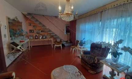 Imóvel à venda ou locação - Casa com 3 quartos, 1 suíte, 2 salas, 4 banheiros, 3 vagas de garagem e 300m² no Carandiru, SP.