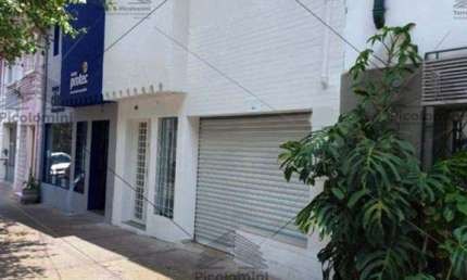Casa Comercial de 150 m² a venda na Vila Mariana, com 5 dormitórios, 2 banheiros, lavanderia, área de serviço, cozinha, 300 metros do Hospital e Metrô