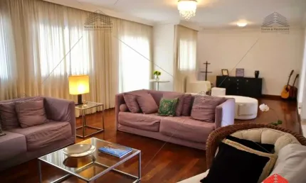 Apartamento em ótima  localização no Tatuapé, 186m2, a 300m da estação de metrô e a 200m do shopping, 3 suítes, closet, 2 vagas de garagem