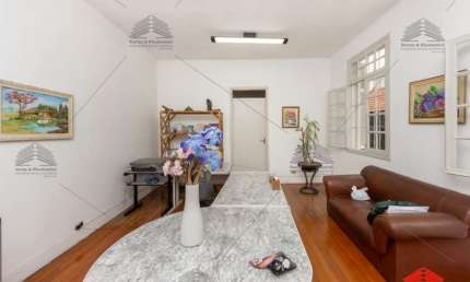 Casa a venda de 317 m² no Cambuci, com 4 dormitórios sendo 1 suíte, 4 banheiros, lavanderia, sala, cozinha, 4 vagas de garagem, área de serviço