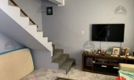 Sobrado a venda de 77 m² na Vila Prudente, 2 dormitórios, lavanderia, quintal coberto, cozinha planejada, sala de estar