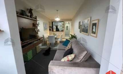 Apartamento à venda No Centro Todo Reformado com 86 metros, 2 quartos, 1 suíte, Sala ampla com Sacada, 2 banheiros, Cozinha Americana Planejada