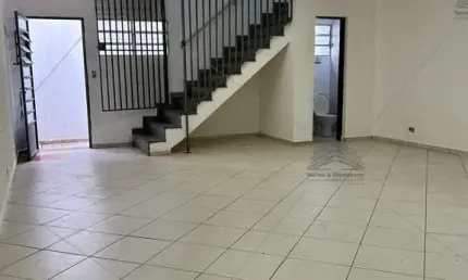 Salão comercia para locação, de 125 m² no São Lucas, 3 banheiros, 2 andares, 4 vagas, quintal, ao lado de pet shop, correios, frutaria, adega