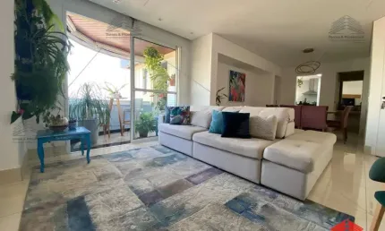 Apartamento na Mooca, 128m2, 2 suítes, closet, sala dois ambientes, cozinha ampla, lavabo. 4 banheiros, varanda, dispensa, 2 vagas, porteira fechada