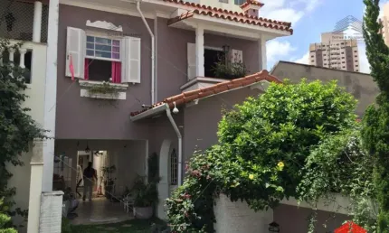 Casa de vila a venda, 218 m² no Cambuci, 5 dormitórios, 2 suítes, sala 2 ambientes, 4 banheiros, varanda, moveis planejados, churrasqueira, 4 vagas