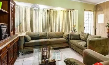 Sobrado a venda de 250 m² na Mooca, 3 dormitórios, 1 suíte, 4 banheiros, lavanderia, área de serviço, quintal, moveis planejados, 4 vagas de garagem