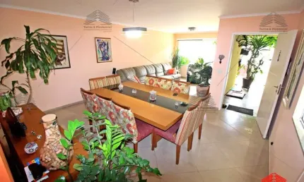 Sobrado a venda de 154m² no Ipiranga, 3 suítes, 3 banheiros, 4 banheiros, varanda, lavanderia, área de serviço, cozinha planejada, 2 vagas, quintal