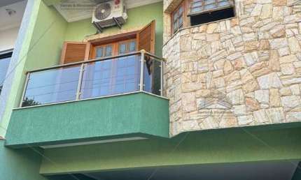 Sobrado 195m2 Vila Camilópolis , 3 suítes, 4 vagas de garagem, área gourmet, 3 salas, lavanderia, total de 5 banheiros,  acabamento de primeira