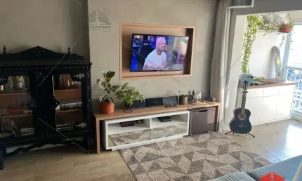 Apartamento 67m2, perto do metro carrão, 2 quartos sendo 1 suíte com closet, varanda, planejados, sala dois ambientes, vaga de garagem, semi mobiliado