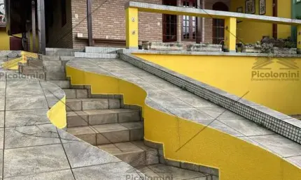 Casa de Luxo em Condomínio: 5 quartos, 5 banheiros, churrasqueira, sauna, salão de jogos, hidromassagem em Águas de Lindoia-SP!