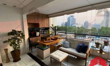 Apartamento Mooca Reformado com 96 metros, 2 quartos, 1 suíte, sala ampliada, varanda gourmet, terceiro reversível, 2 vagas de garagem, piscina e mais