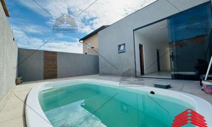 Casa de Condomínio em Caucaia do Alto com 3 Quartos, 1 Suíte, sala ampla, 2 Vagas, quintal com churrasqueira e piscina privativa, lago e muito mais
