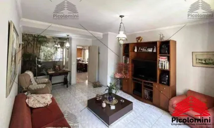 Sobrado a venda de 268 m² no Tatuapé, 3 dormitórios, 1 suíte, 3 banheiros, lavanderia, área verde de jardim, churrasqueira, 3 vagas de garagem