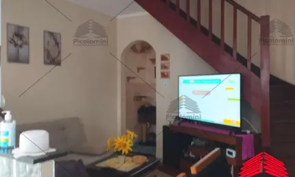 Sobrado a venda na Mooca, com 2 dormitórios, sala, cozinha, banheiro, área de serviço, quintal, próximo ao sacolão da Av Cassandoca