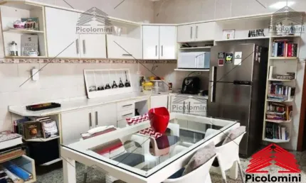 Sobrado a venda de 150 m² no Tatuapé, 3 dormitórios, 2 suítes, 3 banheiros, lavanderia, quintal, churrasqueira, cozinha ampla, 3 vagas de garagem