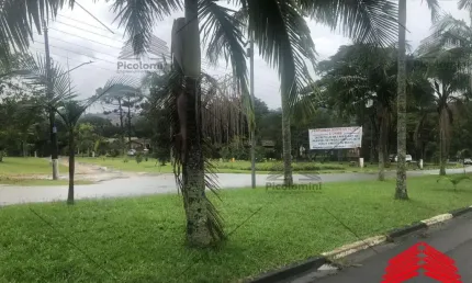 Imóvel de alto padrão no Jardim das Palmeiras: Casa em condomínio com 3 quartos, 1 suíte e 6 vagas de garagem