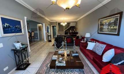 Sobrado Jardim Aeroporto com 300 metros, 5 quartos, 4 suítes, 3 salas, 5 banheiros, terraço amplo, banheira, area gourmet, cameras, 3 vagas garagem,
