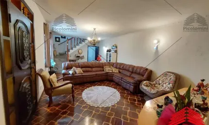 Imperdível oportunidade! Casa à venda em Vila Carrão, 4 quartos, 1 suíte, 1 sala, 3 banheiros, 2 vagas, 295m². Confira!