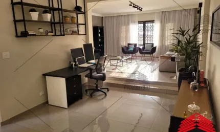 Sobrado Anália Franco todo reformado com 2 quartos, sala ampla com home office, 3 banheiros, lavabo, 2 vagas de garagem. Quintal com espaço Gourmet