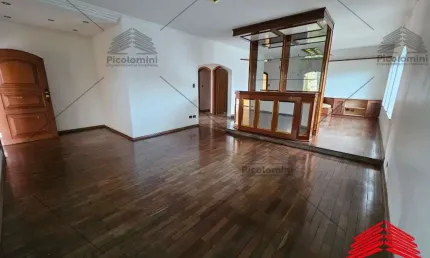Casa à venda na Mooca de 5 quartos e 3 suítes com 316m² na Mooca, São Paulo-SP