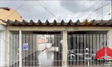 Casa a venda em São Caetano do Sul, 2 casas independentes, 2 vagas garagem coberta, 2 dormitórios, próximo a escolas e comércios.