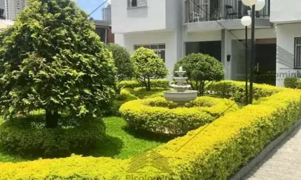 Apartamento 58 m² no bairro da Saúde,02 quartos,01 banheiro,sala 02 ambientes com sacada, vista livre, 01 vaga, proximo à rodovia Anchieta.