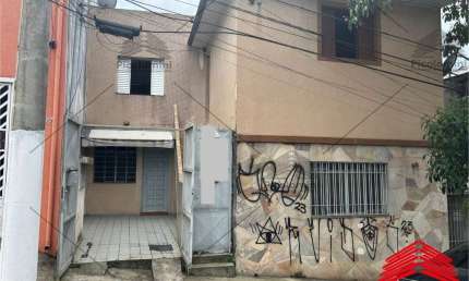 Sobrado ou terreno a venda na Mooca, com 3 casas separadas, total 4 quartos,1 vaga, ótima localização