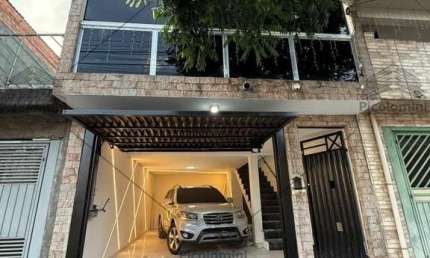 Sobrado recém reformado em Guarulhos à venda, 125m² com 3 dormitórios, sendo 1 suíte, sala 2 ambientes, cozinha, 2 banheiros, lavanderia e 2 vagas.